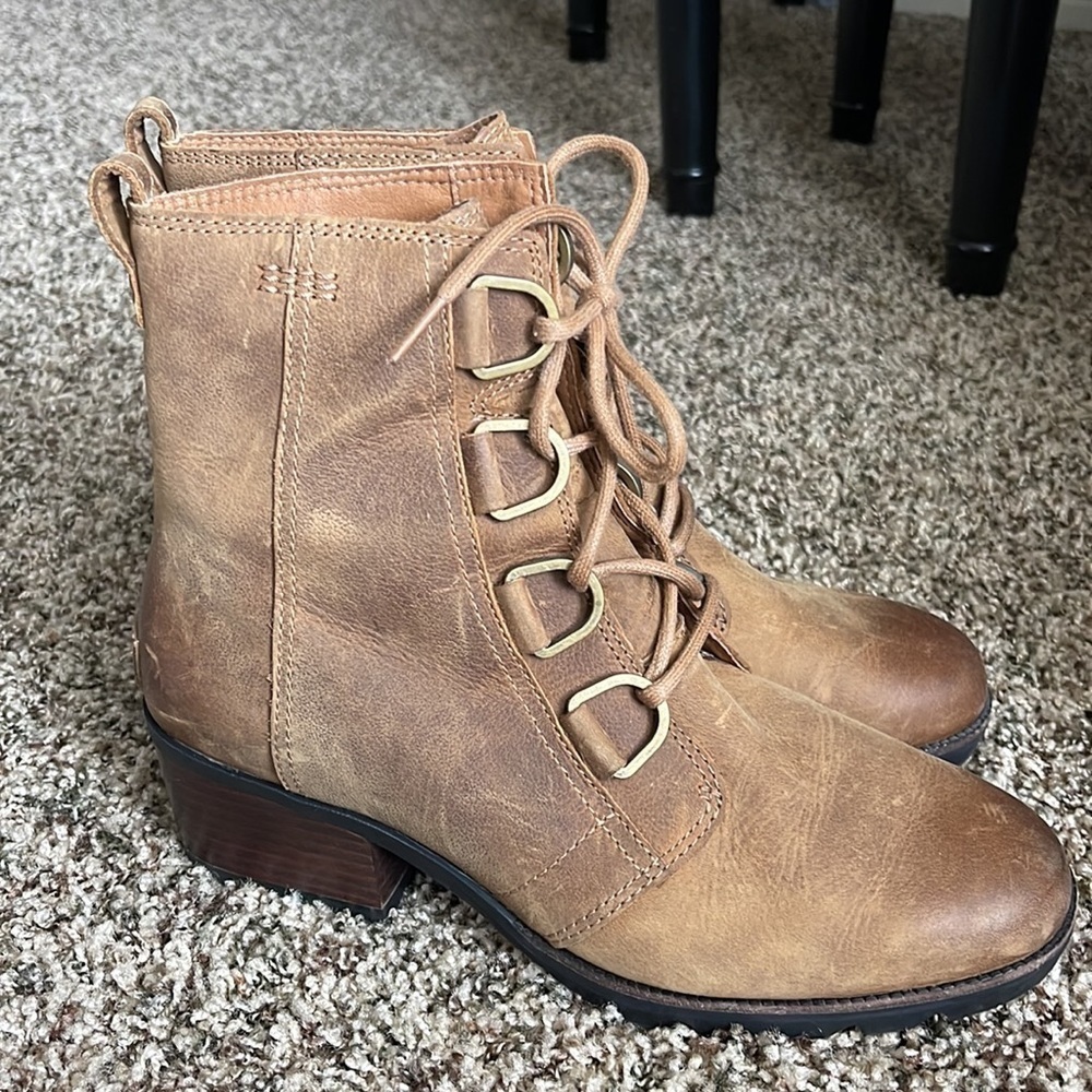 Sorel Addington Lace Up Heel Boots Size 8.5